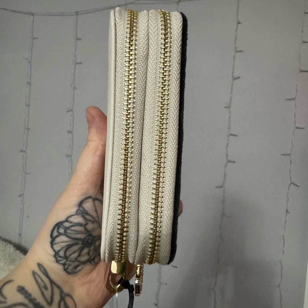 Juicy Couture Royal Embellished Black & Cream Wallet NWT - Picture 2 of 7